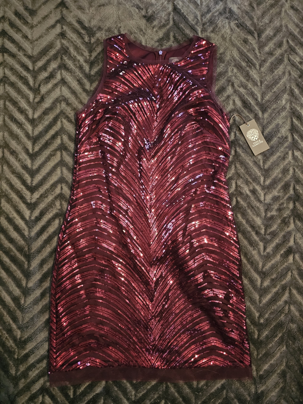 ✨ Vince Camuto Burgundy Sequin Chevron Dress – Size 8 – NWT